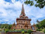 Kuil-Chalong-satu-tempat-wisata-di-Phuket-Thailand1q.jpg