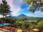 Lokon-View-tempat-nongkrong-ngehits-di-Kabupaten-Tomohon-Sulawesi-Utara1.jpg