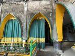 MAKAM-KERAMAT-makam-keramat-Angke-Gang-Masjid-1-Angke-Tambora-Jakarta-Barat.jpg