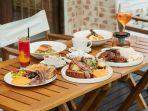 Maple-Oak-kafe-brunch-terbaik-di-Jakarta-yang-cocok-dikunjungi-saat-makan-siang.jpg