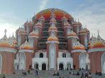 Masjid-99-Kubah-di-kawasan-reklamasi-CPI-satu-spot-ngabuburit-di-Makassar.jpg