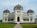 Masjid-Raya-Al-Mashun-Medan-Sumatera-Utara.jpg