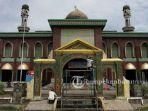 Masjid-Raya-Pekanbaru-gerbang.jpg