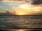 Menikmati-sunset-di-Taplau-Pantai-Padang-Padang-Sumatera-Barat.jpg