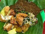 Menu-rujak-cingur-di-warung-Rujak-Cingur-Klenteng-Malang-Jawa-Timur1.jpg