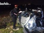 Mobil-tertabrak-KA-Gaya-Baru-Malam-Selatan.jpg