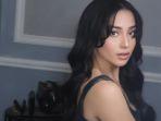 Nikita-Willy-tampil-elegan-dengan-gaun-hitam.jpg