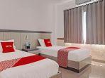 OYO-92518-De-Luna-Hotel.jpg