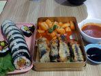 Paket-Streetfood-isi-Gimmari-Tteokbokki-dan-Beef-Kimbap-di-Jinju-Korean-Eatery-Solo.jpg