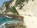 Panduan-liburan-ke-Diamond-Beach-Nusa-Penida-Bali-lengkap-dengan-harga-tiket-masuknya.jpg