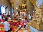 Panduan-liburan-ke-Wat-Traimit-BangkokThailand.jpg