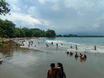 Pantai-Batu-Karas-Pangandaran.jpg