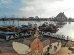 Pantai-Losari-satu-tempat-wisata-ikonik-di-Makassar-Sulawesi-Selatan-pasangan.jpg