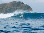 Pantai-Mawi-di-Mandalika-buat-liburan-akhir-tahun.jpg