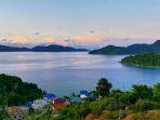 Pantai-Tanjung-Momong.jpg