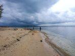 Pantai-di-Pulau-Panjang-Jepara.jpg