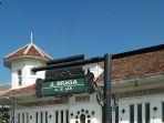 Papan-petunjuk-Jalan-Braga-Berikut-itinerary-Bandung-3-hari-2-malam-dari-Semarang-buat-bulan-madu.jpg