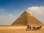 Pemandangan-Piramida-Giza-yang-masih-menyisakan-banyak-misteri.jpg