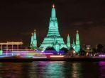 Pemandangan-kuil-Wat-Arun-Bangkok-Thailand-saat-malam-hari.jpg