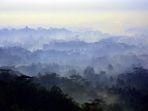 Pemandangan-sunrise-dengan-latar-Candi-Borobudur-dari-Puthuk-Setumbu.jpg