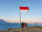 Pendaki-di-Puncak-Gunung-Penanggungan.jpg