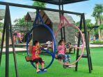 Pengunjung-bermain-wahana-permainan-di-The-Nice-Park-Rumpin-Bogor-Jawa-Barat.jpg