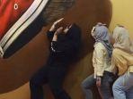 Pengunjung-foto-di-spot-4-dimensi-di-World-Of-Wonders-Theme-Park.jpg