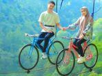 Pengunjung-nyobain-wahana-ekstrem-di-Taman-Wisata-Genilangit-Magetan-Jawa-Timur.jpg