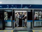 Penumpang-di-MRT-Jakarta.jpg