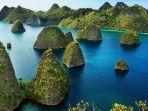 Pesona-Wayag-di-Raja-Ampat-salah-satu-tempat-wisata-populer-di-Indonesia.jpg