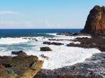 Pesona-batu-karang-di-Pantai-Papuma-Jember-Jawa-Timur.jpg