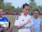Presiden-Jokowi-bersama-menteri-dan-anak-anak-di-Biak-Numfor-Papua-main-sepak-bola.jpg