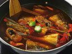 Proses-memasak-pindang-bandeng-untuk-lauk-sarapan-di-rumah.jpg