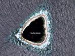 Pulau-kecil-itu-dihitamkan-di-Google-Maps.jpg