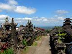 Pura-Besakih-berlokasi-di-Desa-Besakih-Kecamatan-Rendang-Kabupaten-Karangasem-Bali.jpg