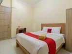 RedDoorz-Jalan-Kolonel-Haji-Burlian-Palembang-2.jpg