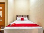 RedDoorz-Syariah-near-Kebon-Rojo-Park-Blitar-Hotel-Murah.jpg