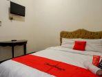 RedDoorz-near-Tugu-Yogyakarta.jpg