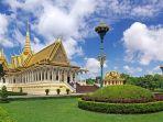 Royal-Palace-Phnom-Penh-atau-Istana-Kerajaan-di-Phnom-Penh-Kamboja.jpg