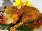 Sajian-ayam-betutu-khas-Bali-di-warung-Ayam-Betutu-Tian-Jakarta-1.jpg