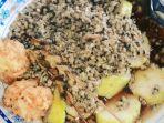 Sajian-lontong-kupang-di-warung-Kupang-Kraton-Pasuruan-Jawa-Timur.jpg
