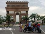 Simpang-Lima-Gumul-di-Kabupaten-Kediri.jpg