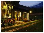 Suasana-Malam-Hari-di-Bantir-Coffe-House.jpg