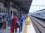 Suasana-Stasiun.jpg