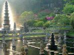 Taman-Air-Tirta-Gangga-di-Karangasem-Bali-punya-mata-air-suci-berusia-ratusan-tahun.jpg