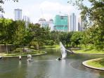 Taman-KLCC-atau-KLCC-Park-tempat-wisata-gratis-di-Kuala-Lumpur-Malaysia.jpg
