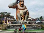 Taman-Maskot-Bekantan-tempat-wisata-ikonik-di-Banjarmasin-Kalimantan-Selatan.jpg