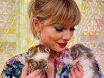 Taylor-Swift-bersama-kucing.jpg