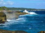 Tebing-di-Devils-Tear-Nusa-Lembongan-Bali-Indonesia.jpg