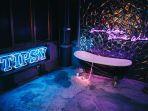 The-Alley-Neon-Studio-satu-tempat-wisata-unik-di-Bangkok-Thailand1.jpg